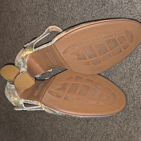 L'Artiste Valles Luxe Pump, Multi-Beige - Picture 6 of 9